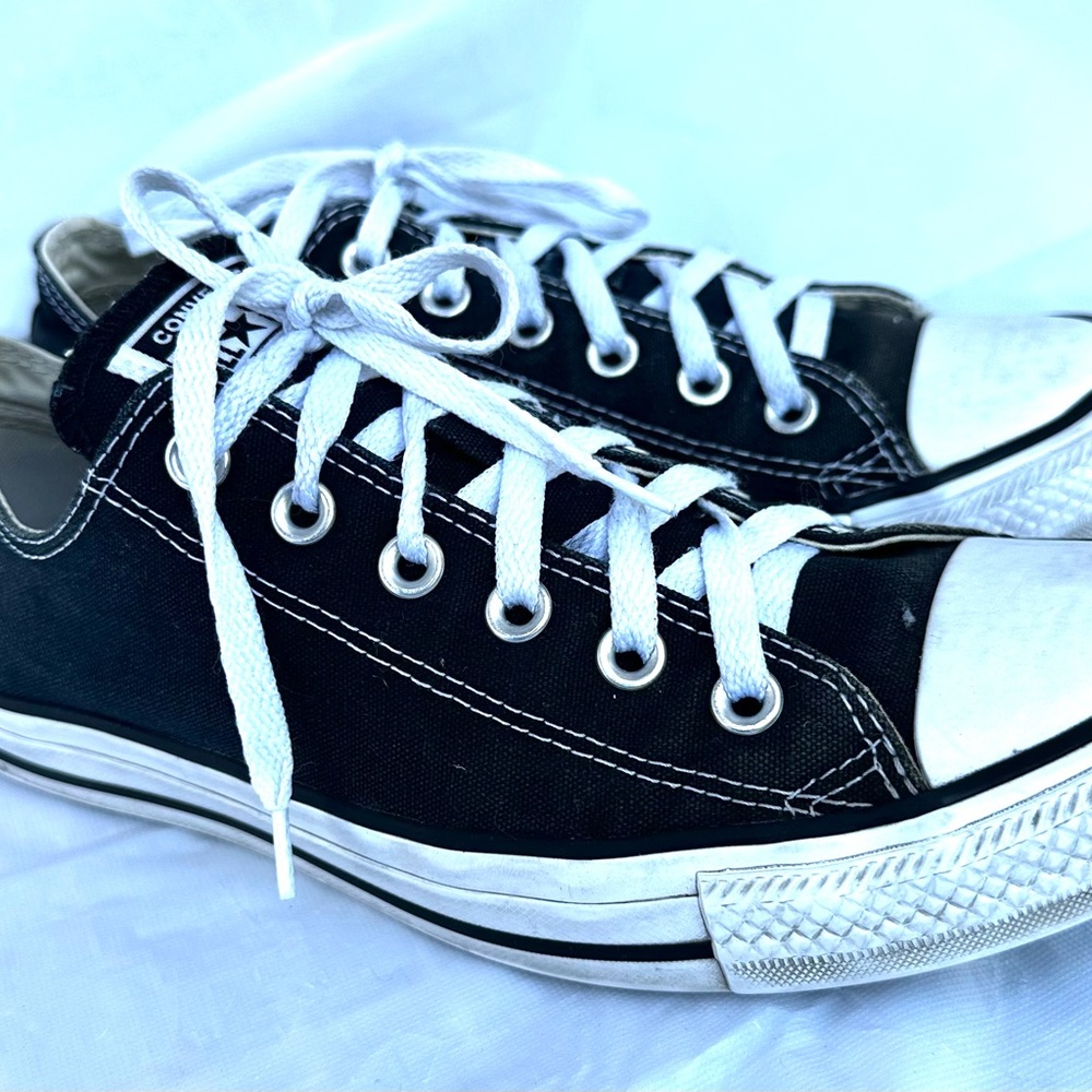 Men’s Converse All Star Low Top Size 8 Men’s 10 Women Like New